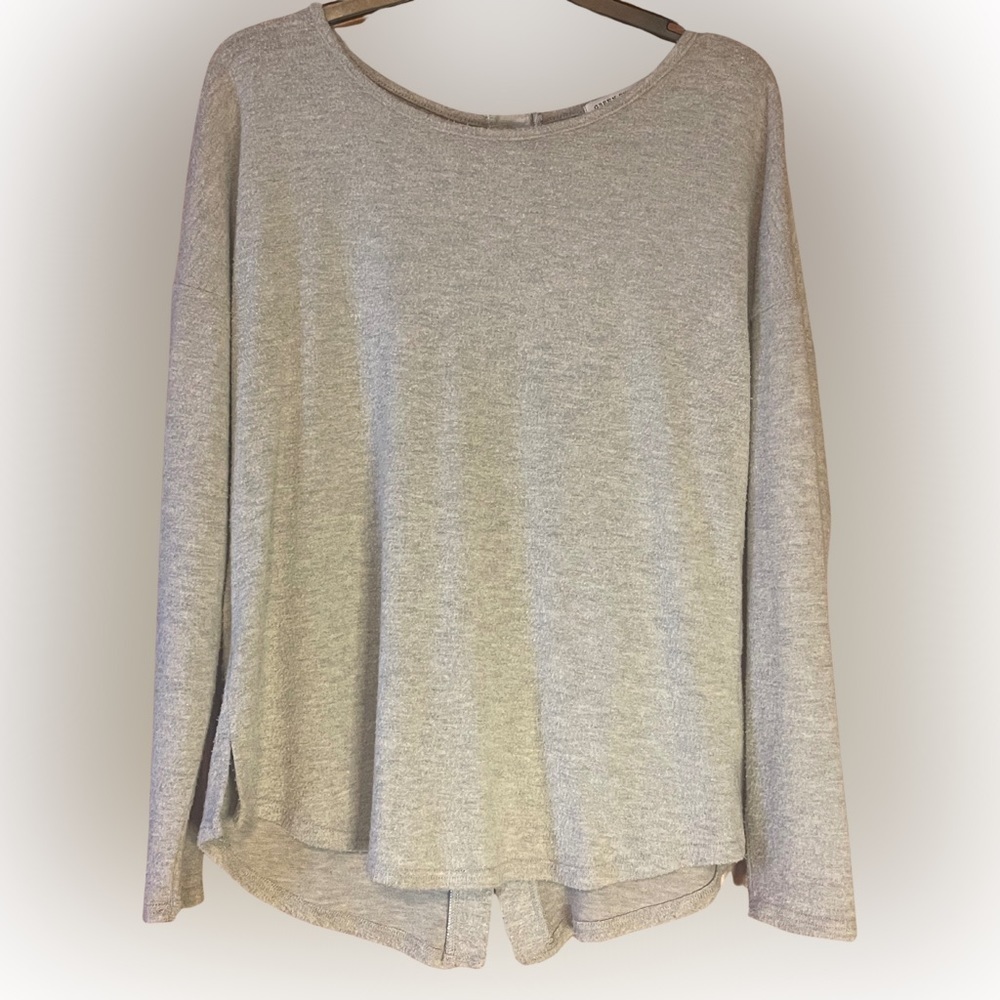 Green Envelope Long Sleeve Crewneck Sweater Button Detail on Back Grey Medium